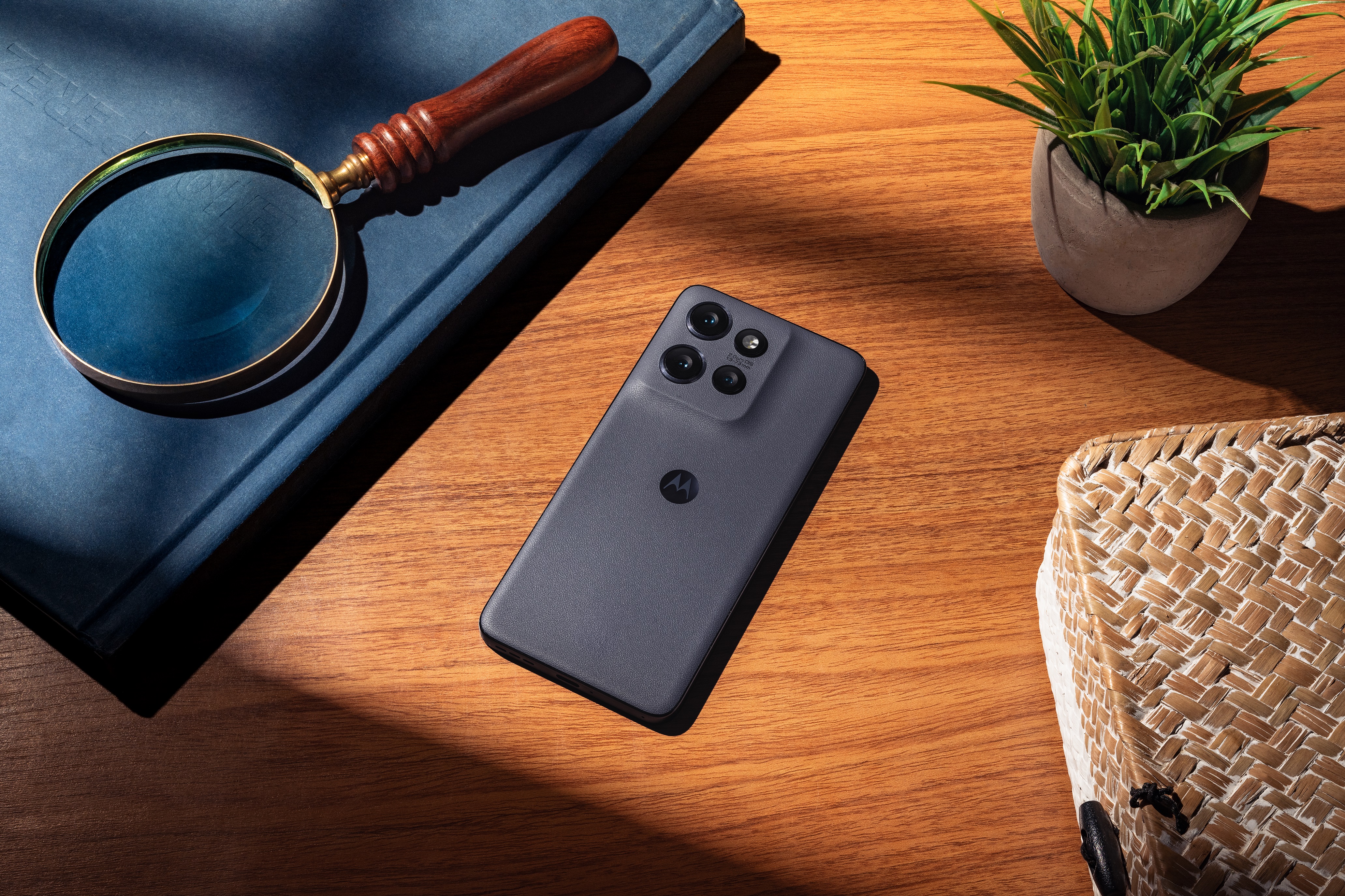 2025_MOTOROLA EDGE_PARIS_GALLERY SHOOT_PHOTOS_300dpi_30